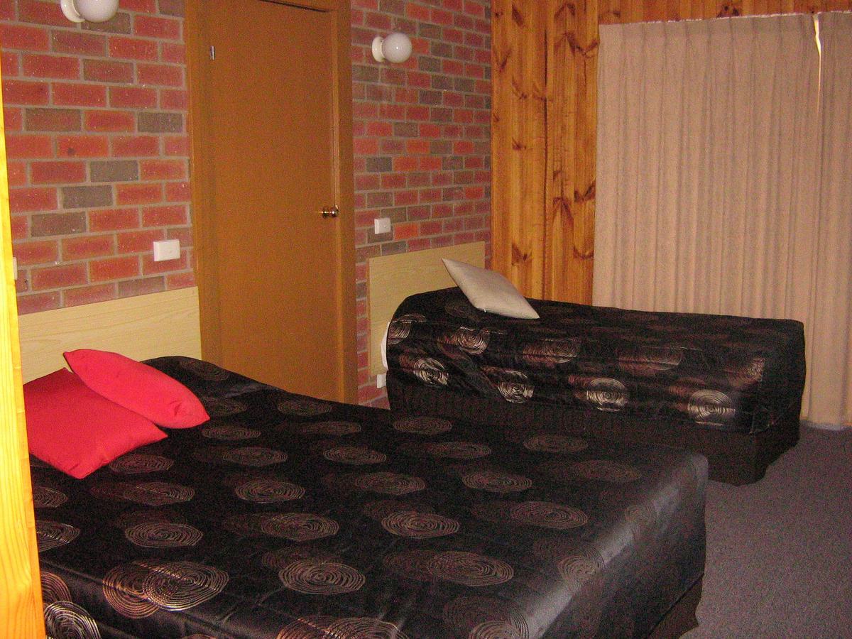 Country Road Motel St Arnaud Saint Arnaud ภายนอก รูปภาพ